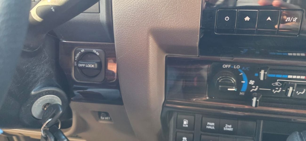 تويوتا لاند كروزر بيك آب PETROL AUTO DIFFLOCK WINCH