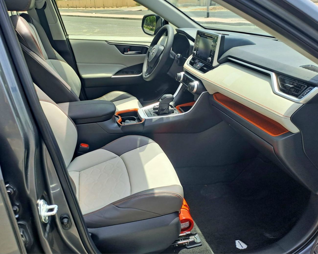 Toyota RAV4 2.5L Adventure 2021 2.5L FULL OPTION GCC (1510/-MONTHLY)