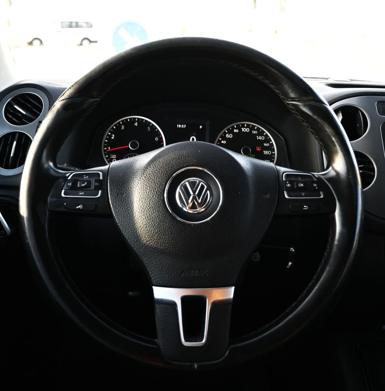 Volkswagen Tiguan VOLKSWAGEN TIGUAN GCC  SE 2.0L IN EXCELLENT CONDITION