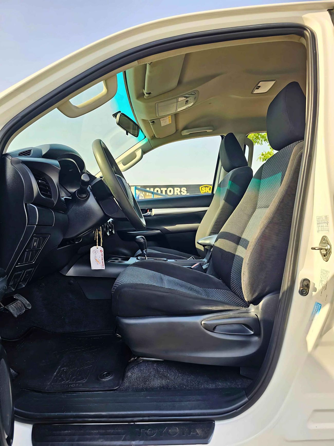 تويوتا هيلوكس PICK UP/ PATROL/ AUTOMATIC/ AUTO WINDOWS/ WIDE BODY/ FULL OPTION/  EXPORT ONLY/ LOT#41355