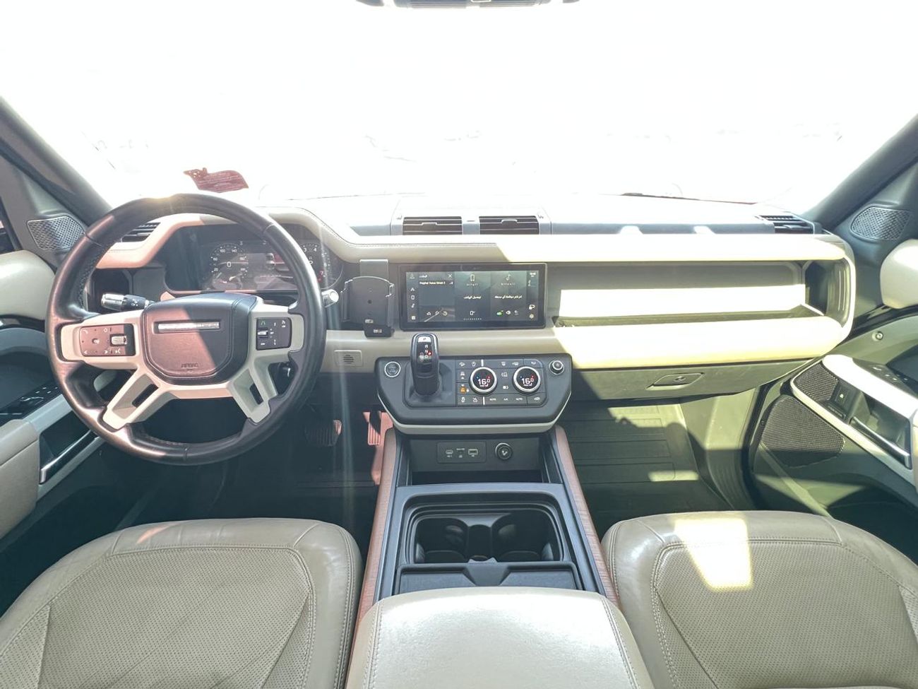 لاند روفر ديفندر P400 90 HSE 3.0L (5 Seater)