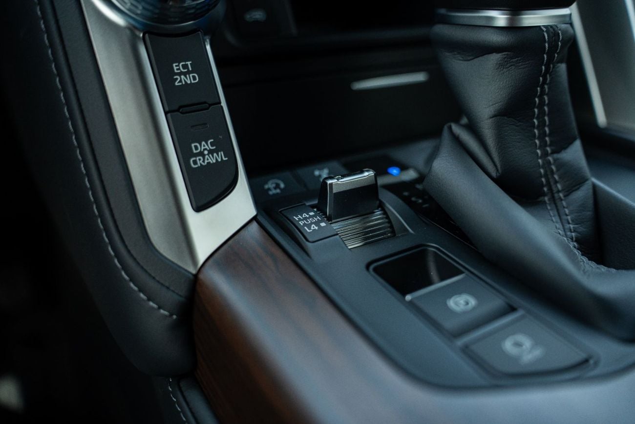 تويوتا لاند كروزر 2026 Toyota Land Cruiser GXR (4.0L V6)