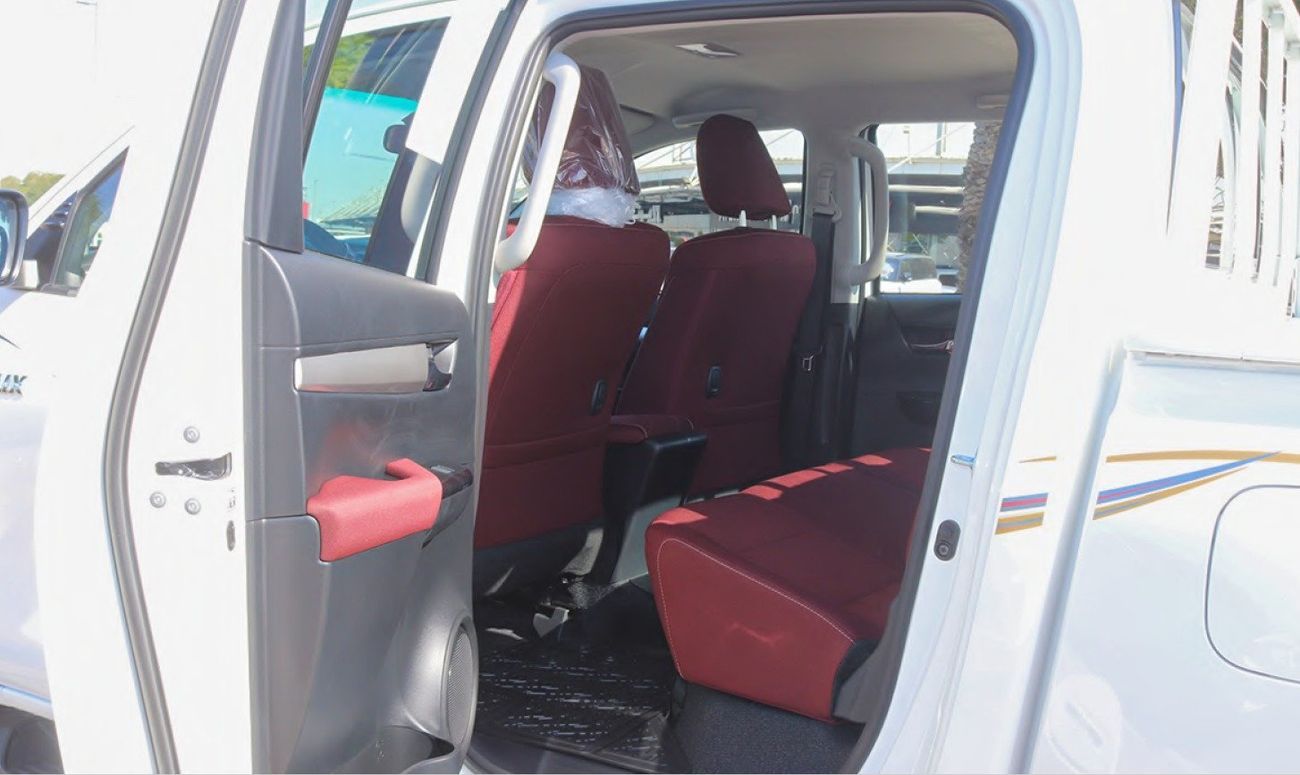 Toyota Hilux TOYOTA HILUX SR5 2.7 M/T 4*4 2026