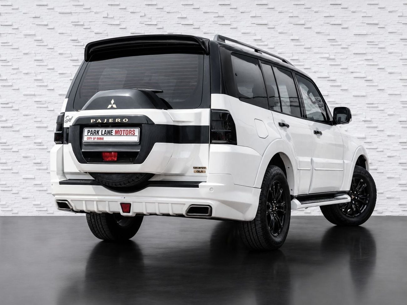 Mitsubishi Pajero GLS H/L SIGNATURE EDI