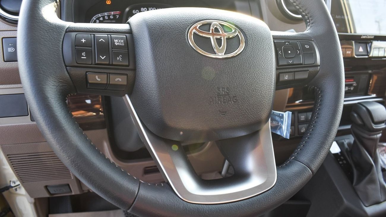 تويوتا لاند كروزر بيك آب 4.0L V6 Petrol Single Cabin  Auto Transmission