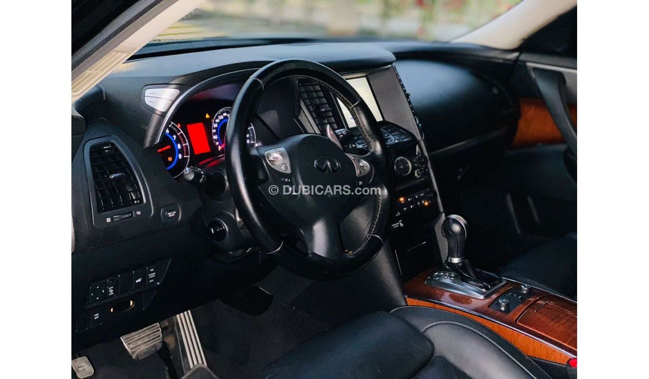 Infiniti FX50 INFINITI FX50 || GCC || 5.0 V8 || VERY WELL MAINTAINED