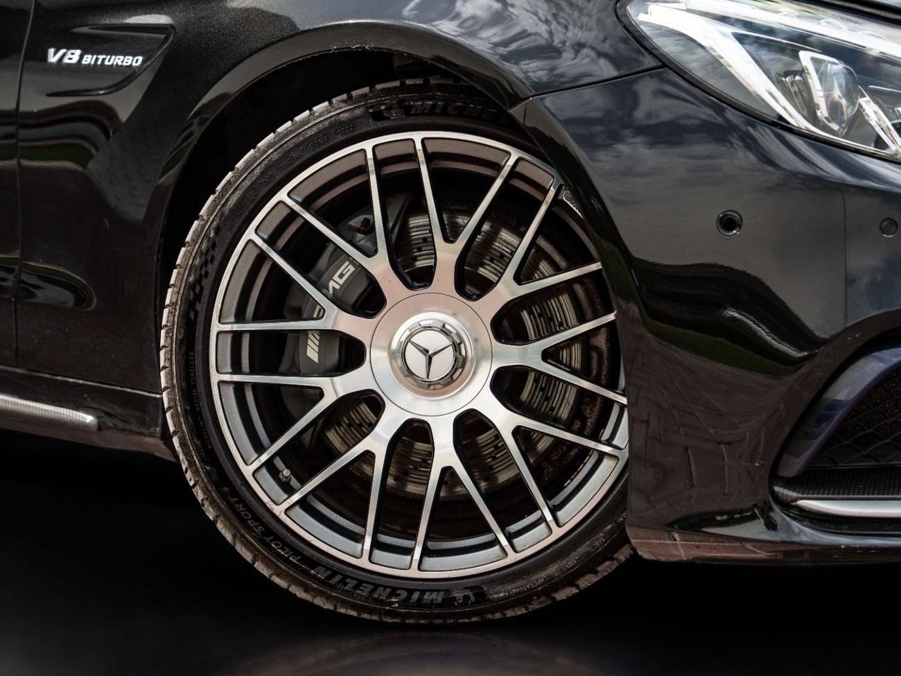 Mercedes-Benz C 63 AMG Std 4.0L Sedan