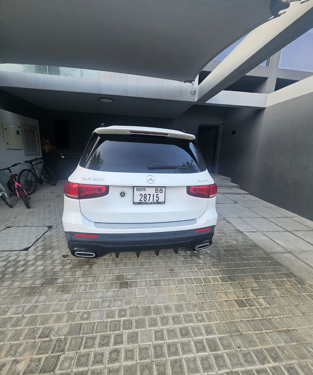 Mercedes-Benz GLB 250 4MATIC 2.0L (221 HP)