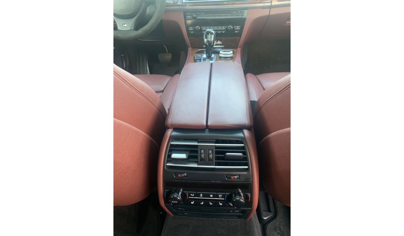 BMW 750Li BMW 750Li_2013_Excellend_condihicn