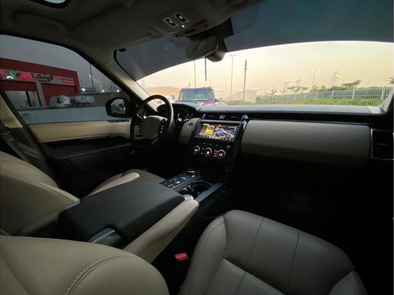 Land Rover Discovery GCC SPECS - 1ST OWNER - FULL SERVICE HISTORY - 4 CYLINDER - 7 SEATER 1 YEAR DEALER WARRANY