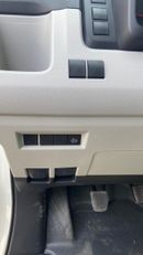 Toyota Hiace TOYOTA HIACE 2.8 DIESEL DX MANUAL TRANSMISSION