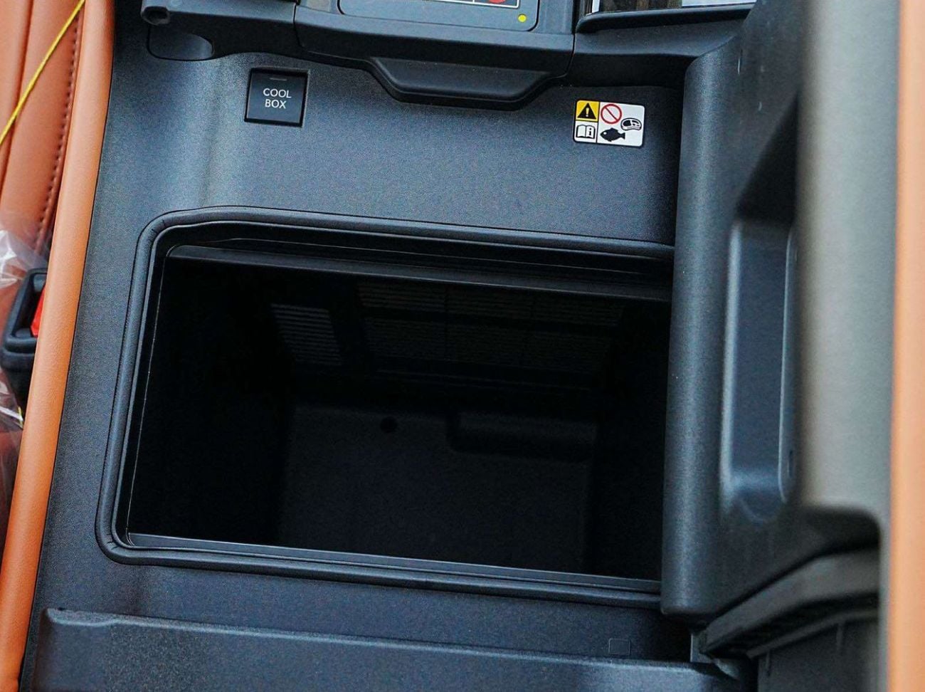 لكزس LX 600 VIP لكزس LX600 VIP موديل 2026، جنوط مقاس 22 بوصة