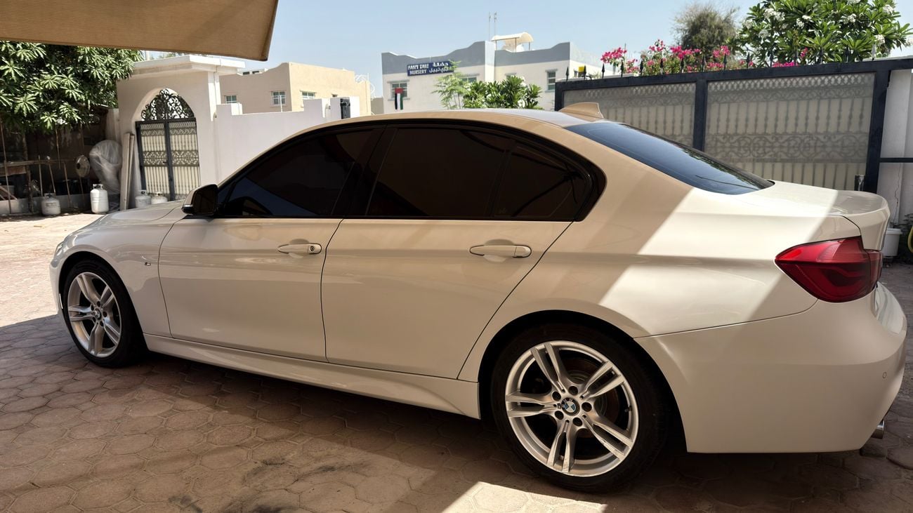 BMW 318i M SPORTS