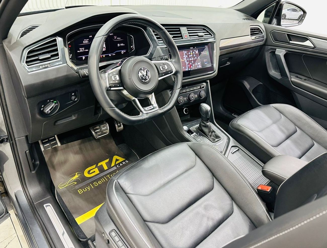 فولكس واجن تيجوان 2020 Volkswagen Tiguan R-Line Black Edition, March 2025 VW Warranty, Full VW Service History, GCC