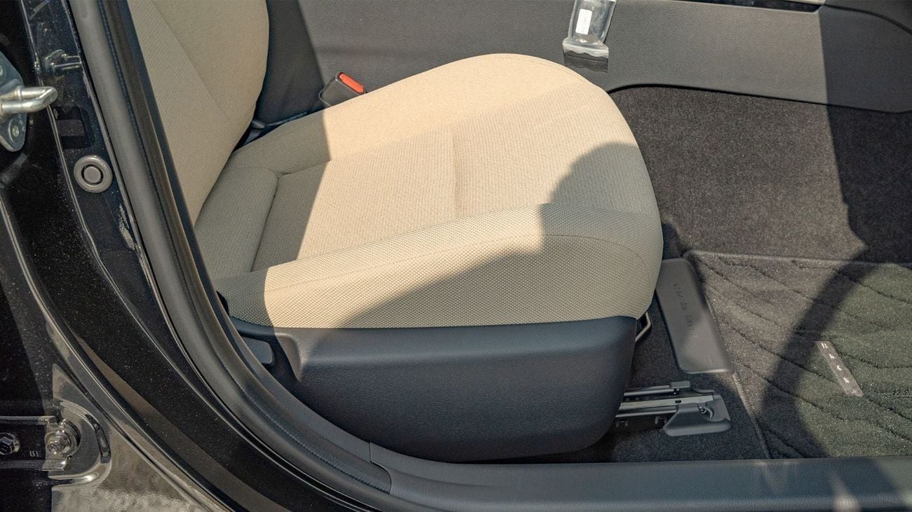 Toyota Camry 2026 Toyota Camry LE facelift 2.5L Petrol AT with Sunroof - GCC (Export price)