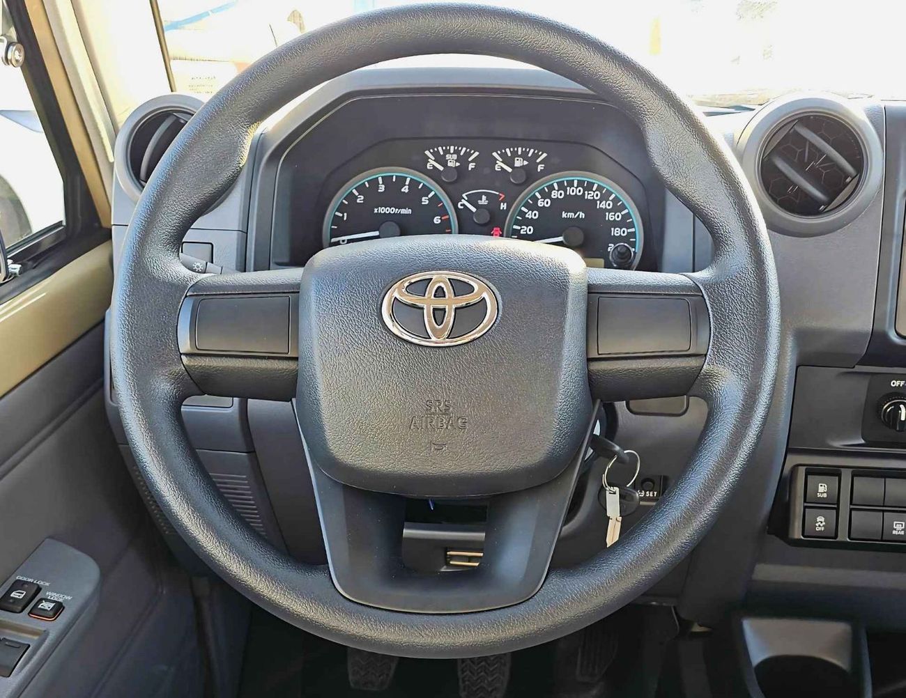 تويوتا لاند كروزر 70 LC78 STD 3 DOOR / 4.0L V6 / M/T / PETROL / POWER WINDOWS & LOCKS / 4WD (CODE # LC78)