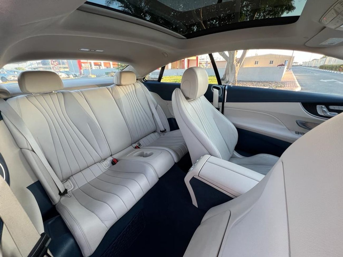 Mercedes-Benz E 400 Coupe MERCEDES BENZ E400 AMG 2018 COUPE FULL OPTIONS TOP OF RANGE WITH DEALER WARRANTY