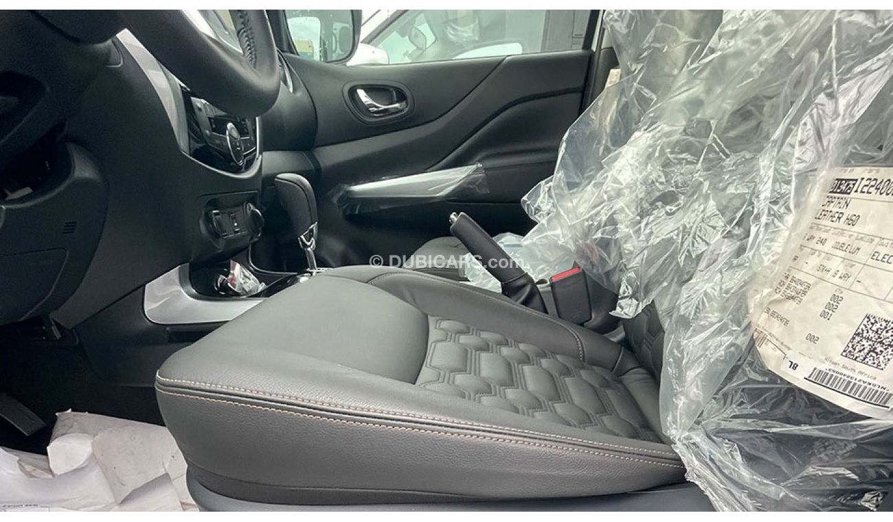 Nissan Navara LE+ 2.5L DIESEL 4X4 AT FULL OPTION