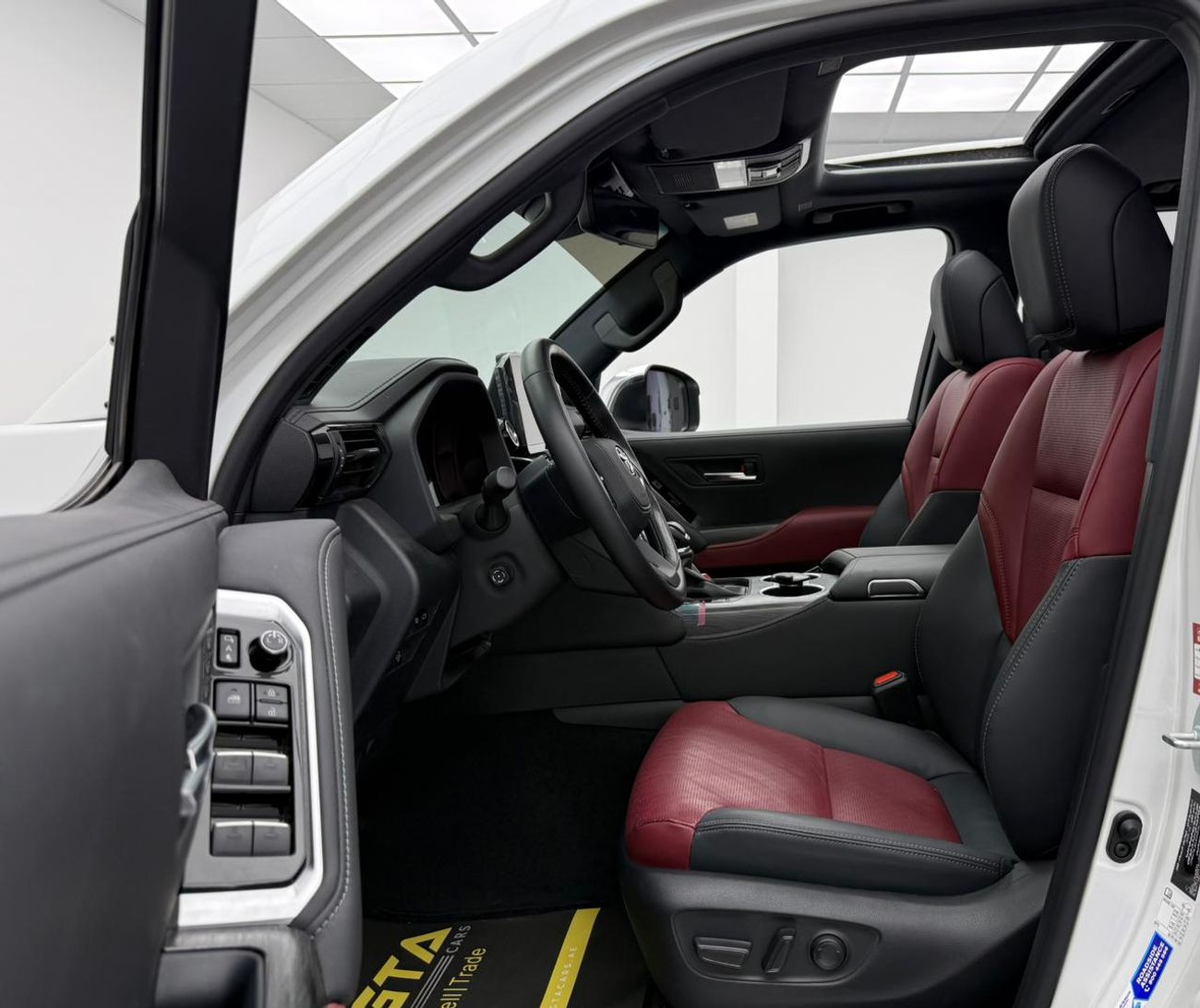 تويوتا لاند كروزر VXR 3.5L 2025 Toyota Land Cruiser VXR, Toyota Warranty+Service Contract+Full Service History ,GCC