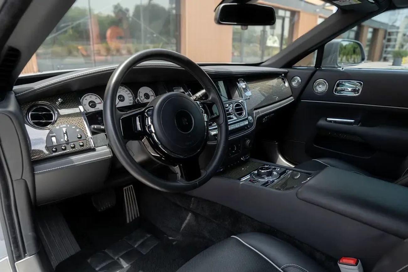 رولز رويس داون Rolls-Royce Dawn Black Badge 2021