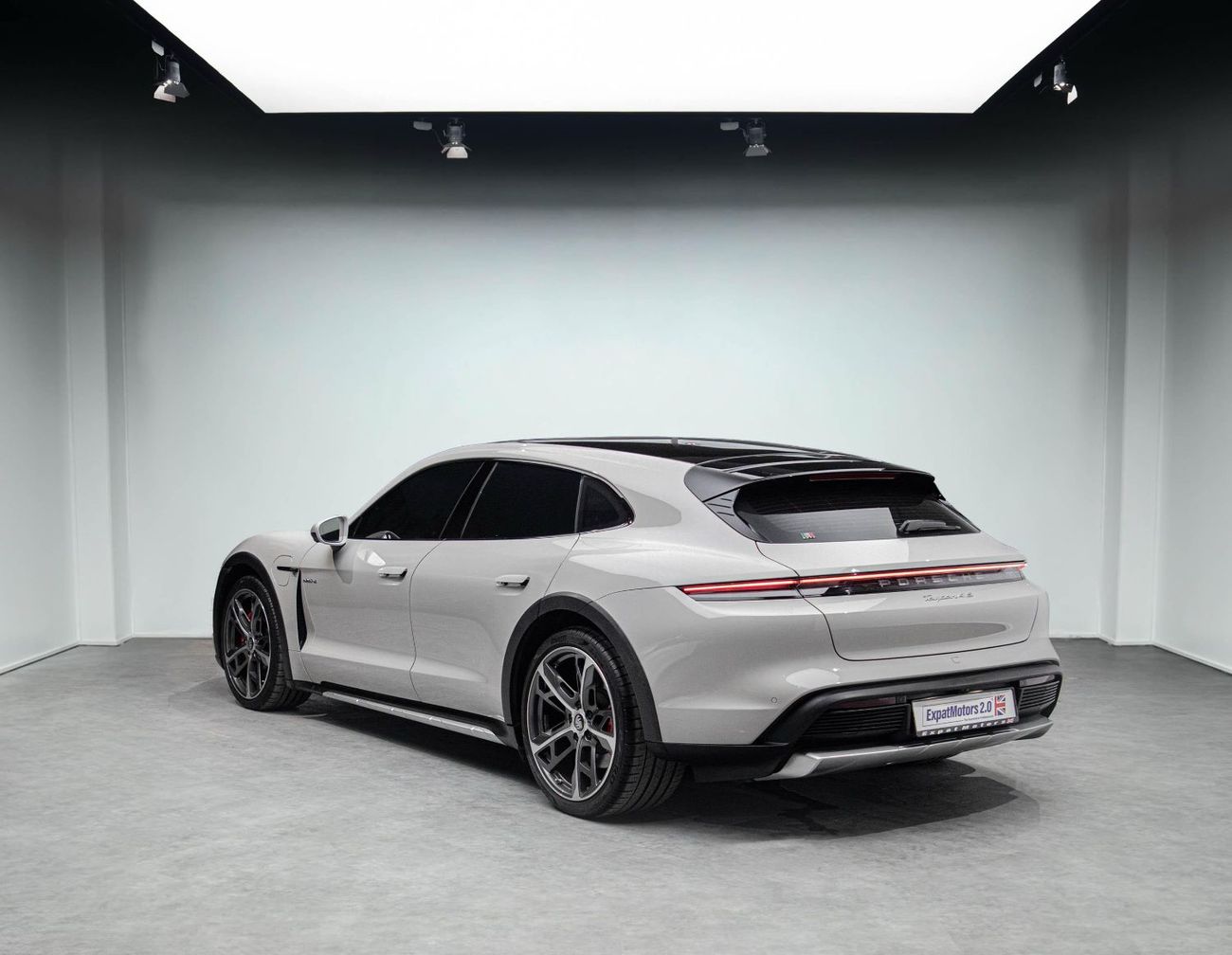 بورش تايكان 4S Cross Turismo