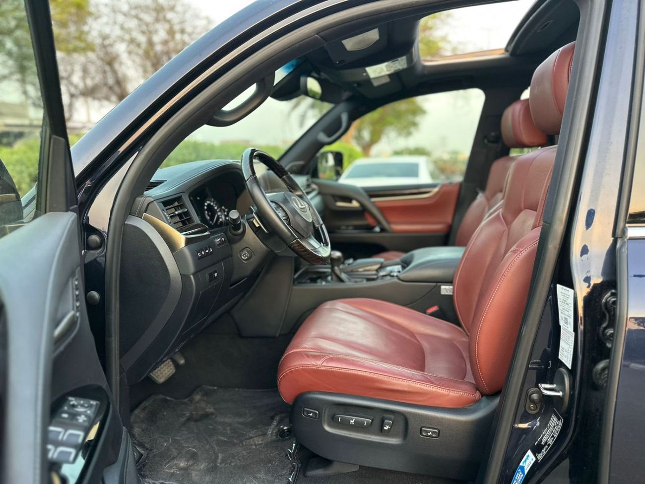 Lexus LX 570 2020 LEXUS LX570 7-SEATS