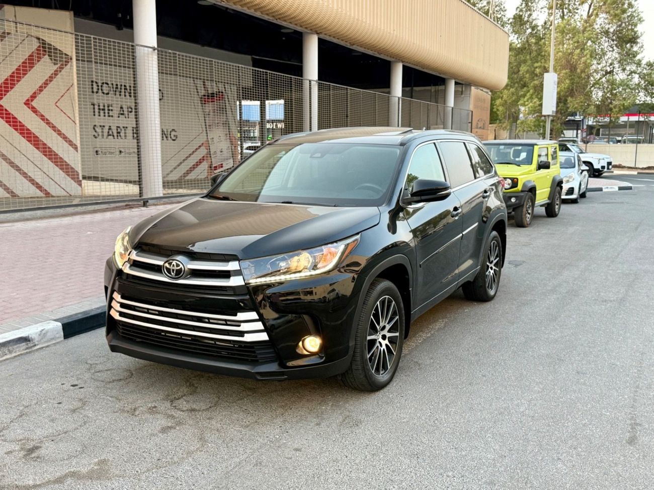 Toyota Highlander 2018 SE LIMITED AWD MOONROOF 3.5 FULL OPTION USA IMPORTED