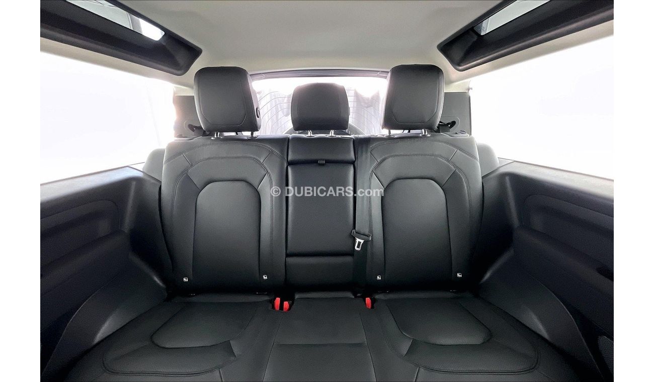 Land Rover Defender P300 90 SE | 1 year free warranty | 0 down payment | 7 day return policy