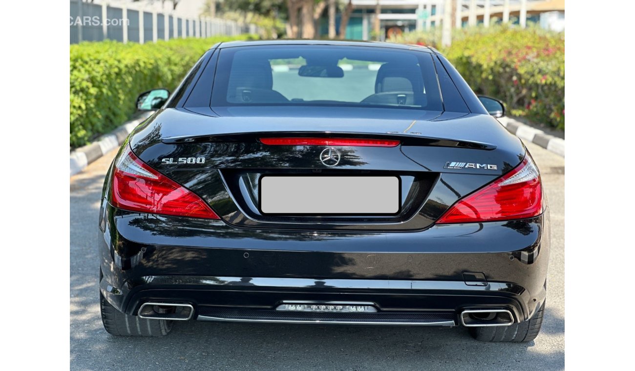 مرسيدس بنز SL 500 LOW MILLAGE GCC FULL Options Convertible Sedan