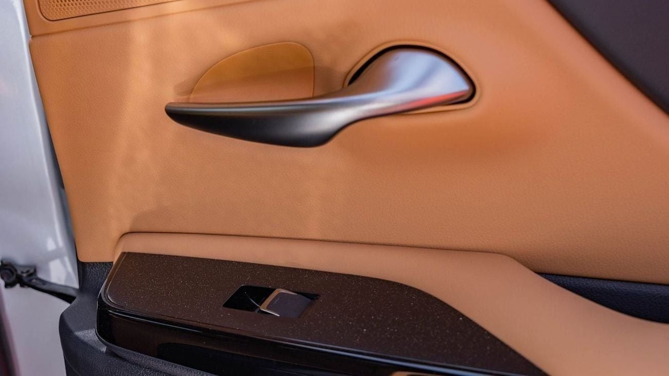 Lexus ES300h 2025 Lexus ES300h 2.5L AT Hybrid (White)