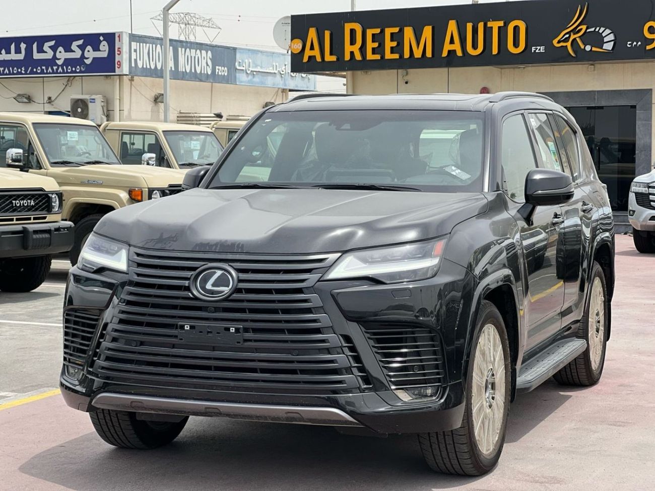 Lexus LX 600 VIP LAUNCH EDITION  w/Black Package 3.5L