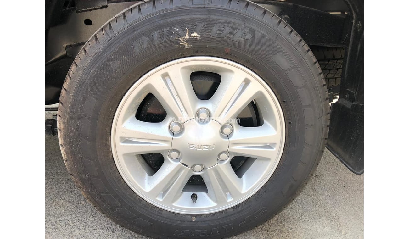 Isuzu DMax LS 4*2 DIESEL 2.5L FULL OPTION 2018