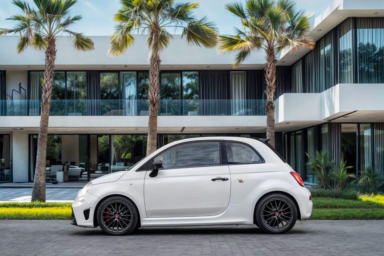 أبارث 695 Turismo Cabrio | 1,567 P.M | 0% Downpayment | Spectacular Condition!