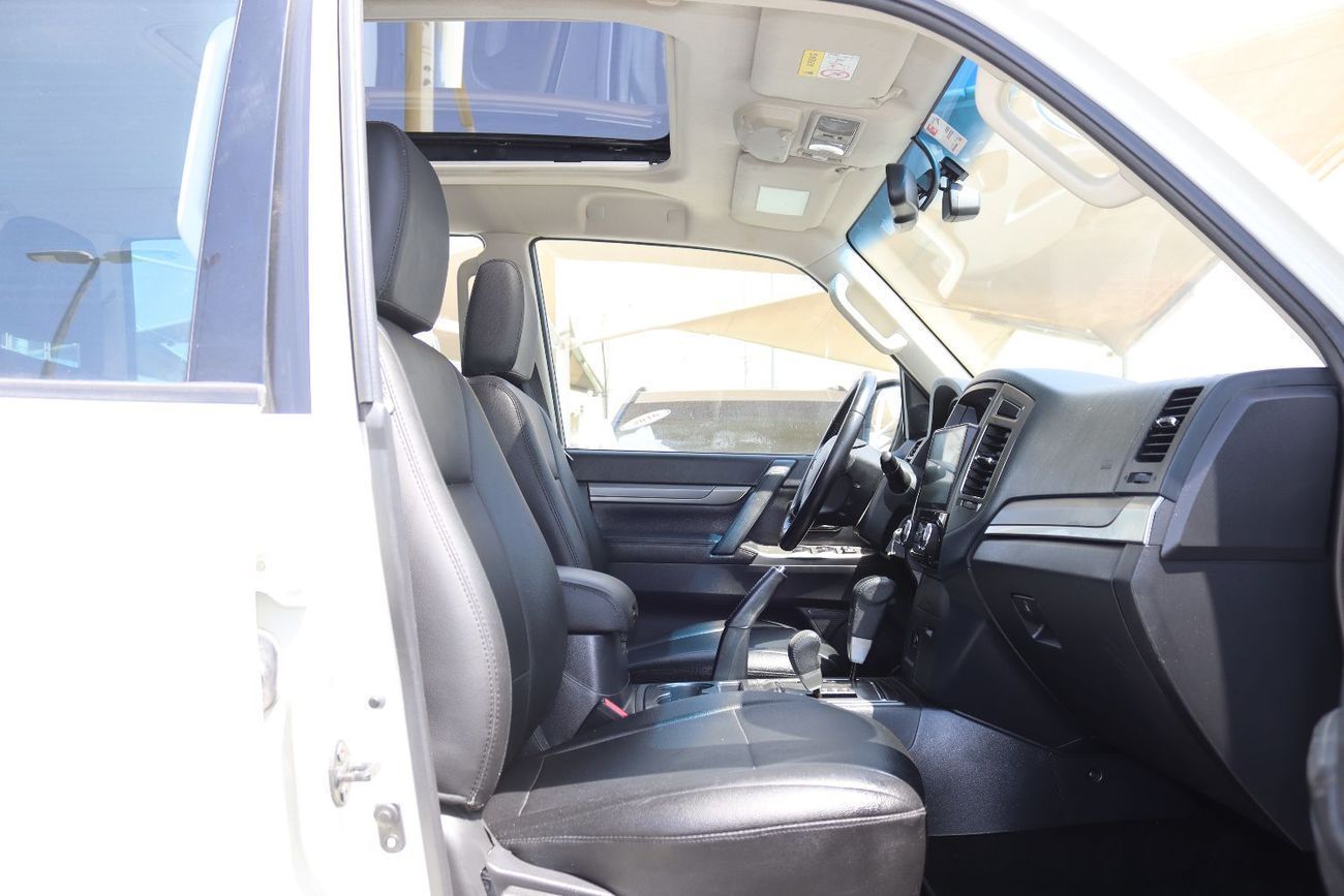 Mitsubishi Pajero Mitsubishi Pajero GCC 2022 in excellent condition, 56,000 km, 3.0L- 6 cylinder, priced at  65000 AED