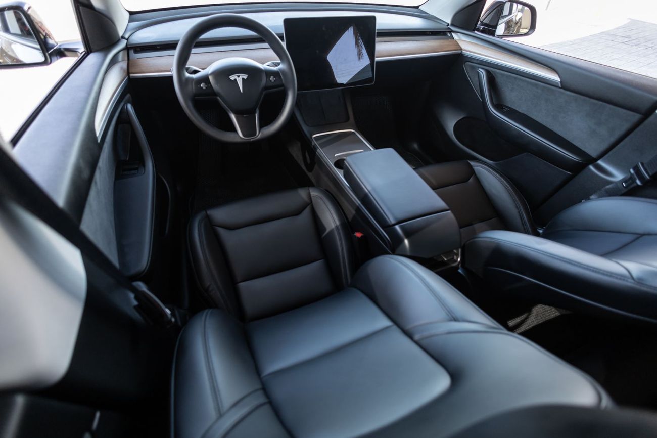 Tesla Model Y Long Range (AWD)
