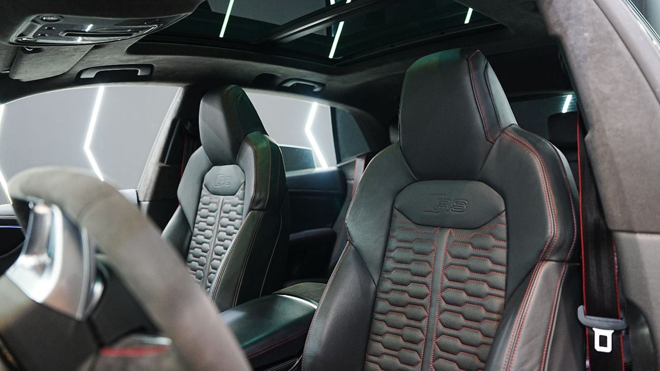Audi RSQ8 QUATTRO, Carbon Exterior/Interior Pack, Panoramic Roof, Bang N Olufsen, GCC Specs!!