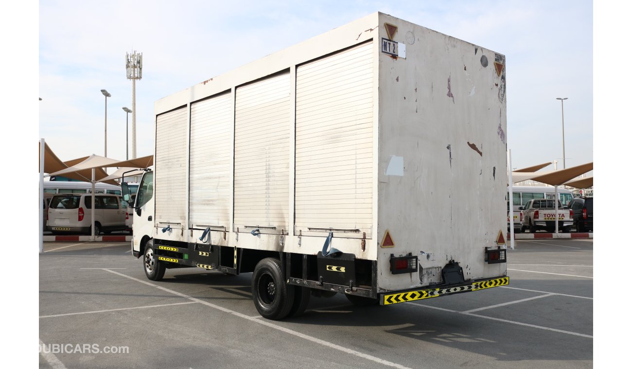 Hino 300 916 SERIES 6.2 TON TRUCK