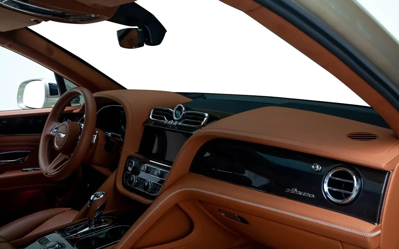 Bentley Bentayga Azure 4.0T - GCC Spec - With Warranty and Service contract ( Al Habtoor )