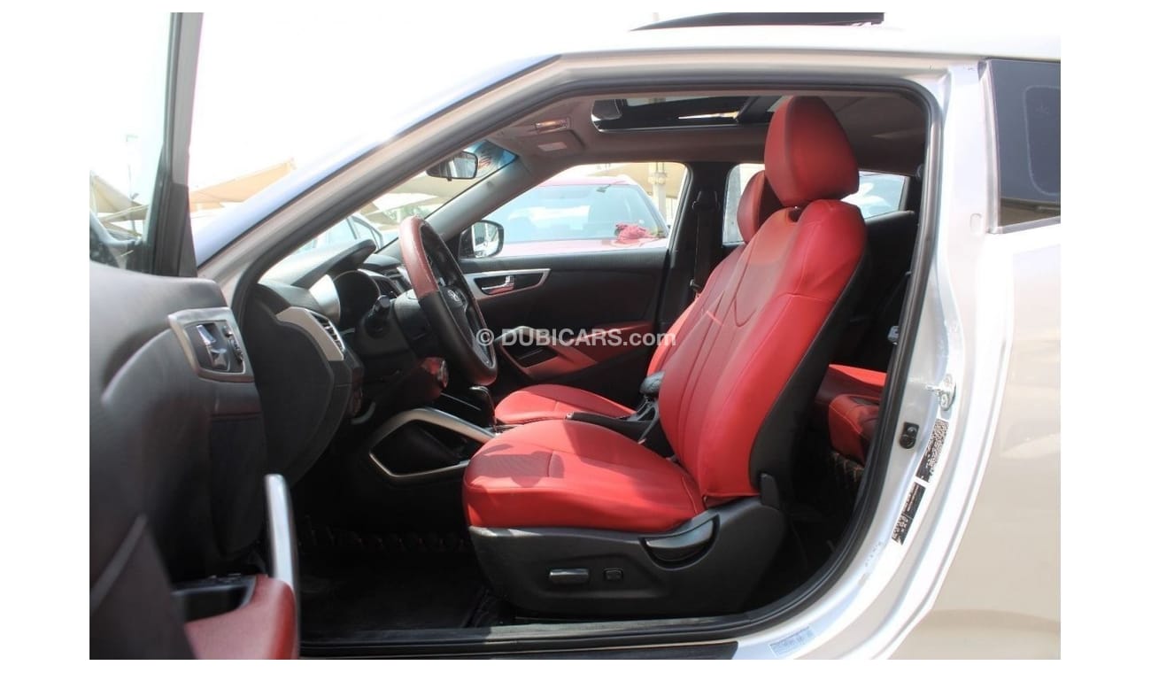 Hyundai Veloster GLS ACCIDENTS FREE - GCC - PERFECT CONDITION INSIDE OUT - FULL OPTION