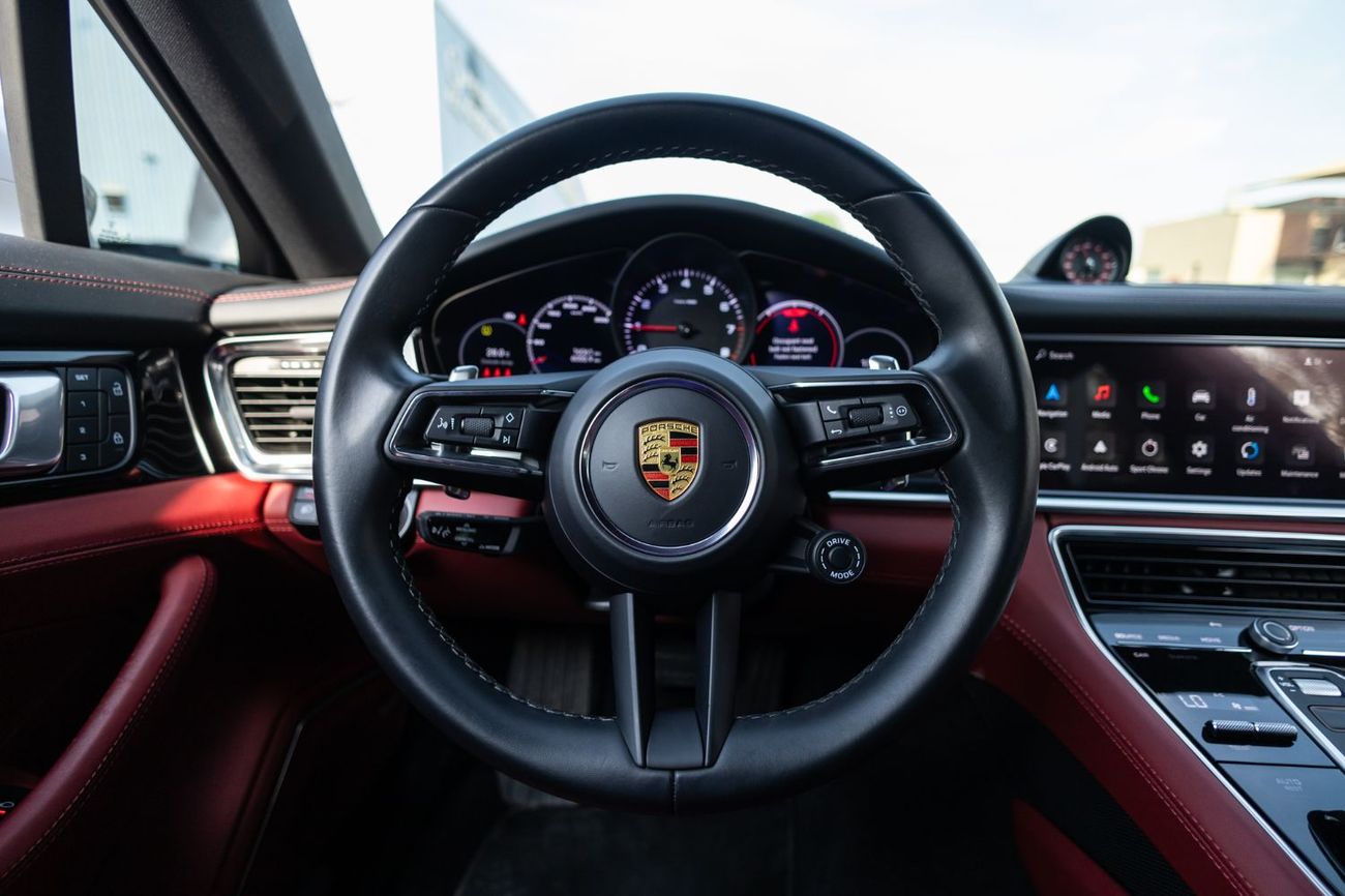 Porsche Panamera Std 3.0L (325 HP)