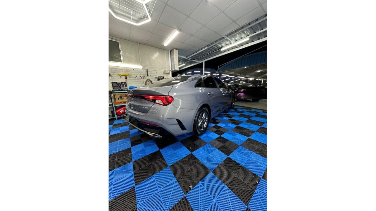 Kia K5 LX Kia K5 2021 1.6 turbo in good condition minimal damage with 100,000 km mileage