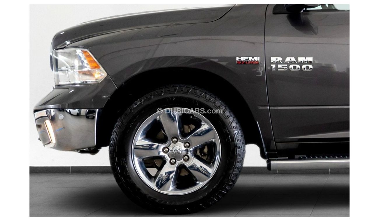 RAM 1500 Bighorn Crew Cab 2017 Dodge Ram Big Horn / 5.7L Hemi Engine / Twin Cabin