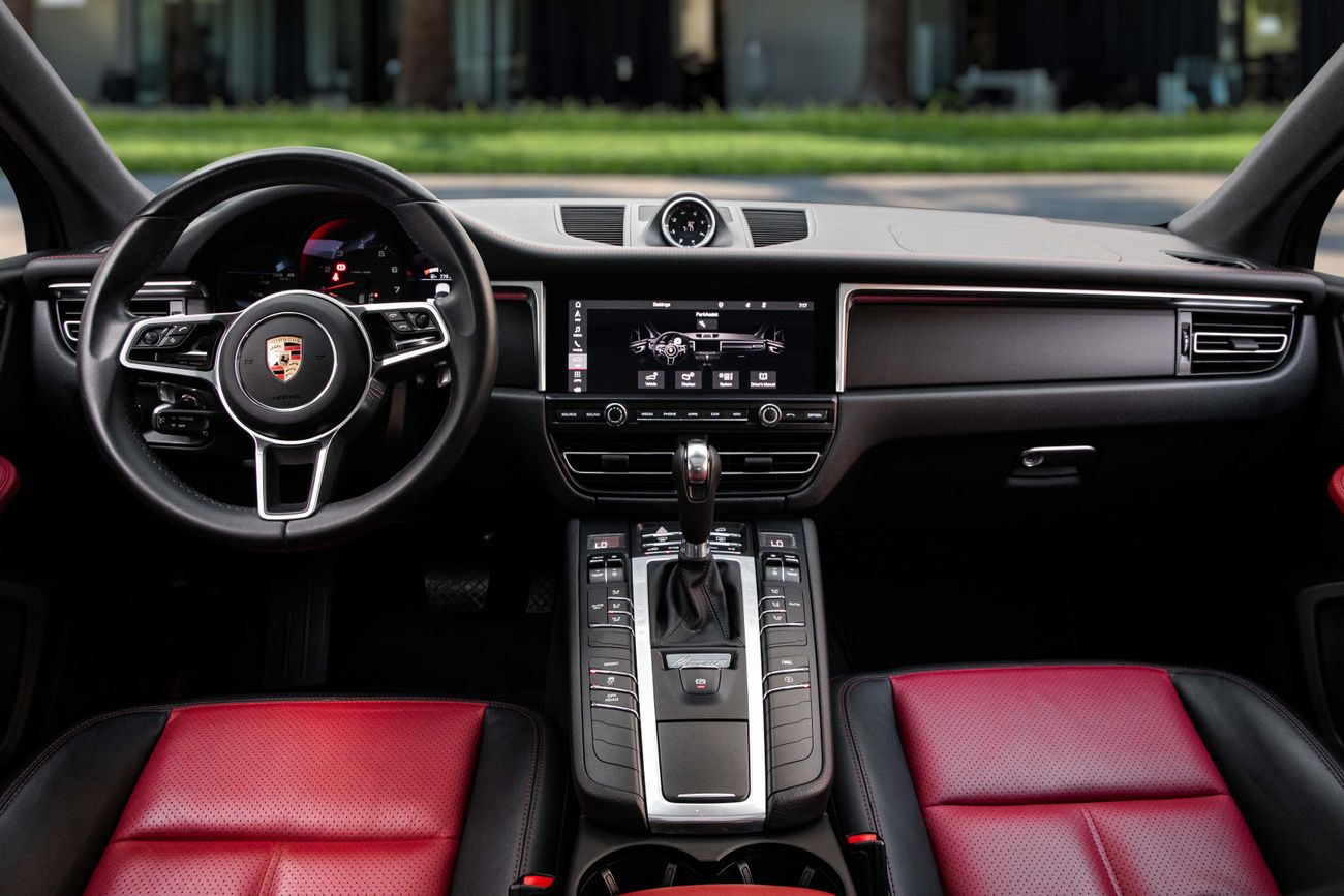 Porsche Macan 4,211 P.M | 0% Downpayment | Porsche Macan | Low Mileage!