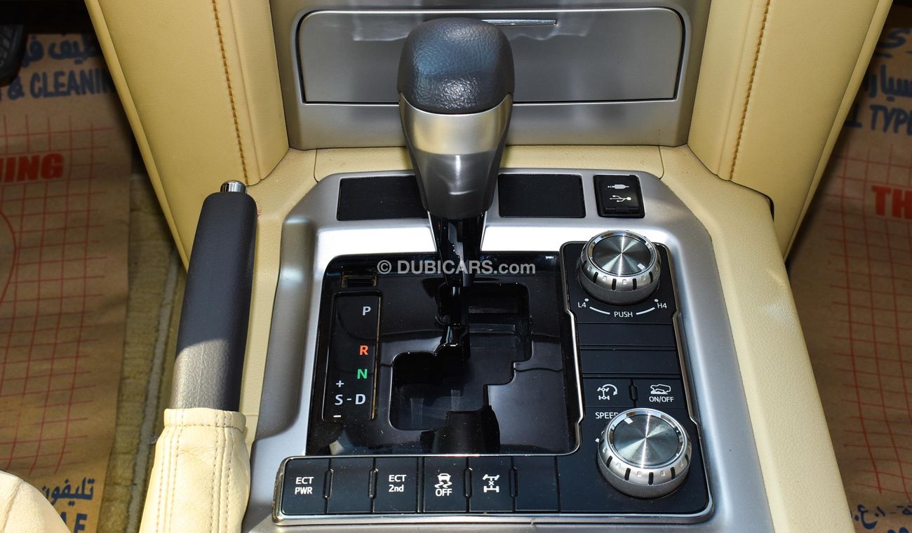 Toyota Land Cruiser GXR V8 With VXR Badge