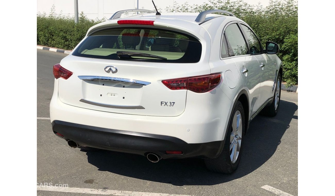 Infiniti FX37 FULL OPTION  V6 3.7 ONLY 970X60 MONTHLY EXCELLENT CONDITION UNLIMITED KM WARRANTY