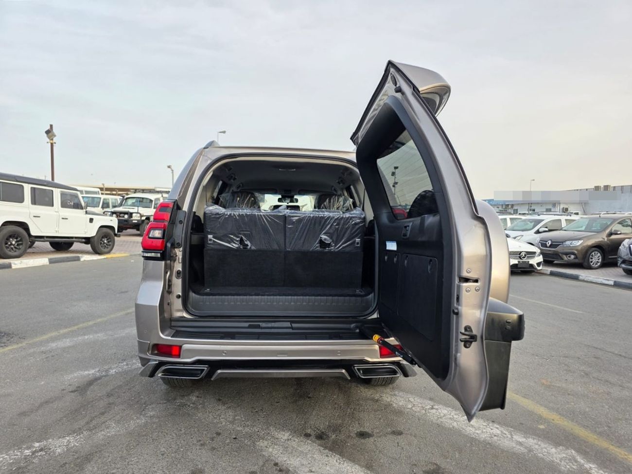 Toyota Land Cruiser TOYOTA LAND CRUISER PRADO SUV RHD 2019 MODEL 2.8 L DIESEL AUTOMATIC(PM52159)