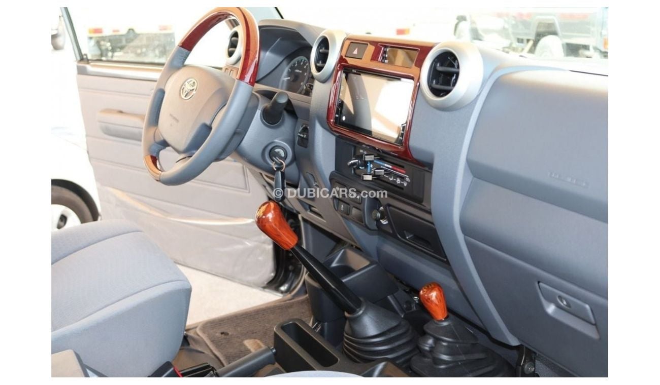 تويوتا لاند كروزر بيك آب 6X6 تويوتا لاند كروزر بيك أب 4.5 لتر