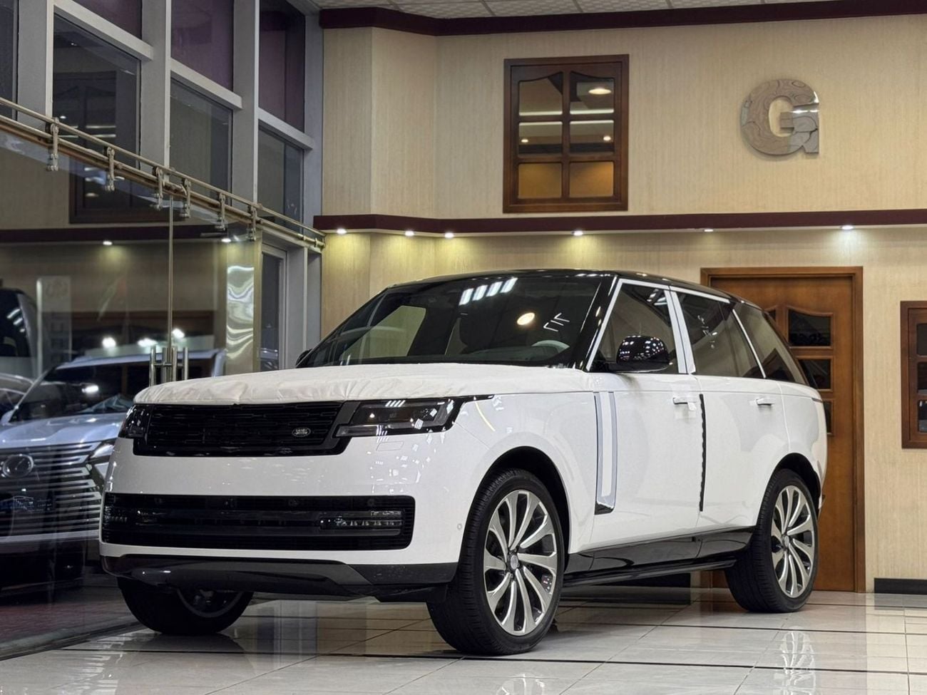 لاند روفر رينج روفر LAND ROVER RANGE ROVER AUTOBIOGRAPHY P 530 / GCC UNDER WARRANTY 2026