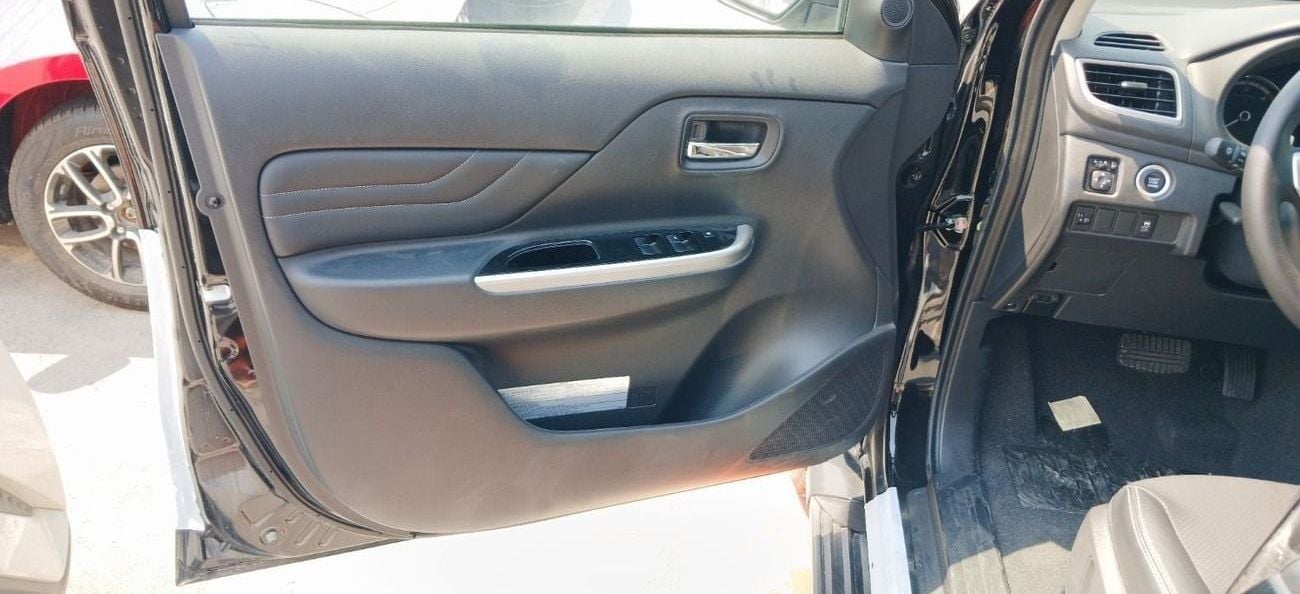 ميتسوبيشي L200 Mitsubishi L200 2.4L Diesel AT 4x4 DC 2023YM