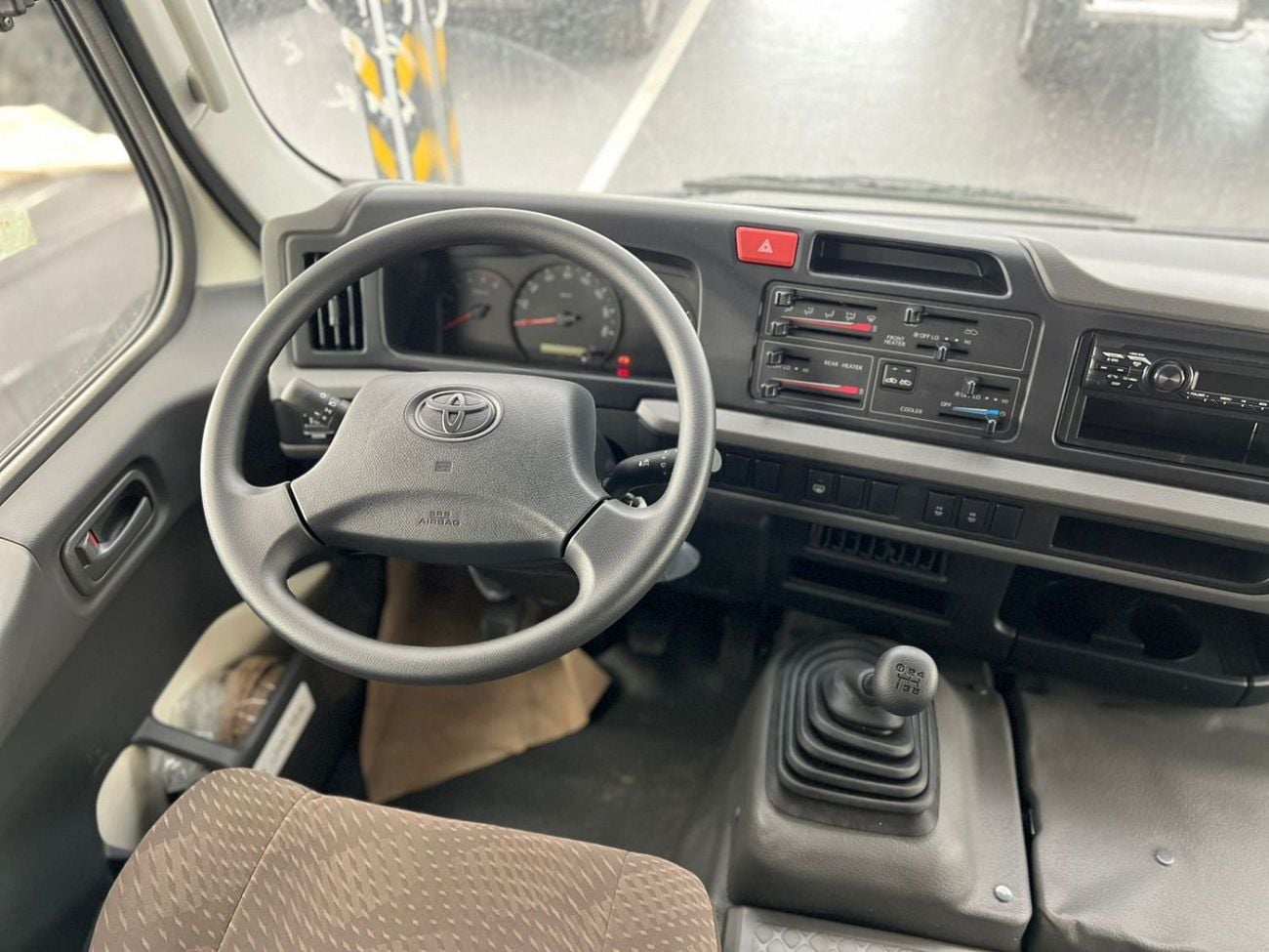 تويوتا كوستر EXPORT ONLY - Coaster 4.2L V6 DSL MT